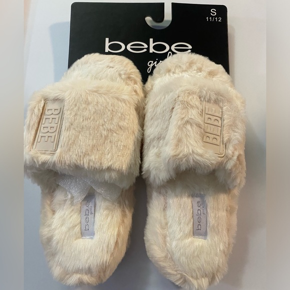 BEBE girl's small fluffy slippers in an Off-White color, Size Small (11/12) NWT - Picture 6 of 6